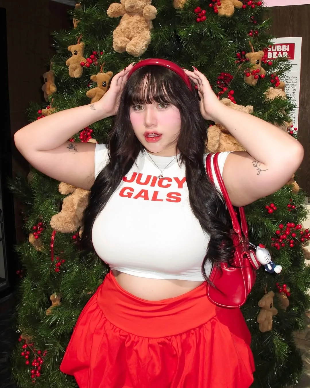 Aomtein photo 2 — Chubby, Brown