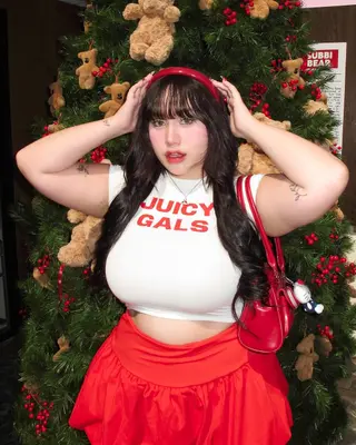 Aomtein photo 2 — Chubby, Brown