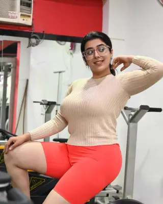 Apoorva Bhalla photo 14 — Black, Chubby