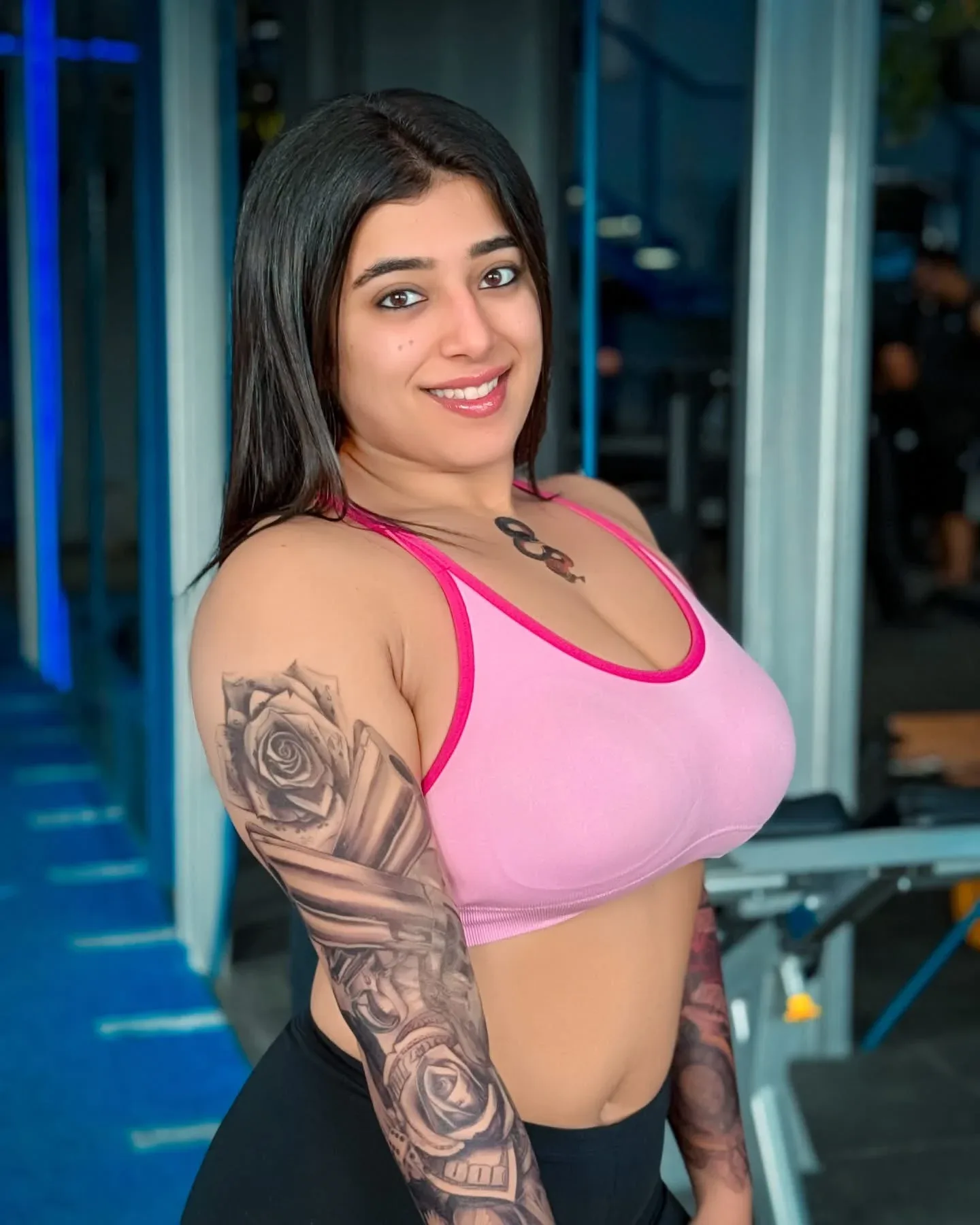 Apoorva Bhalla photo 15 — Chubby, Brown