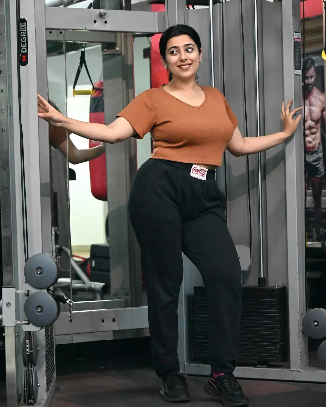 Apoorva Bhalla photo 18 — Adult Model, Glamour Model, Influencer, Plus Size Model, Indian