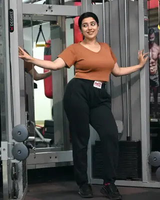 Apoorva Bhalla photo 18 — Adult Model, Glamour Model, Influencer, Plus Size Model, Indian