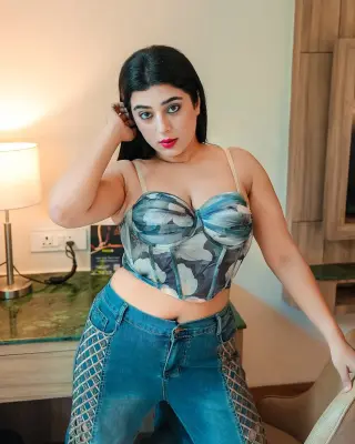 Apoorva Bhalla photo 4 — Brown, Asian
