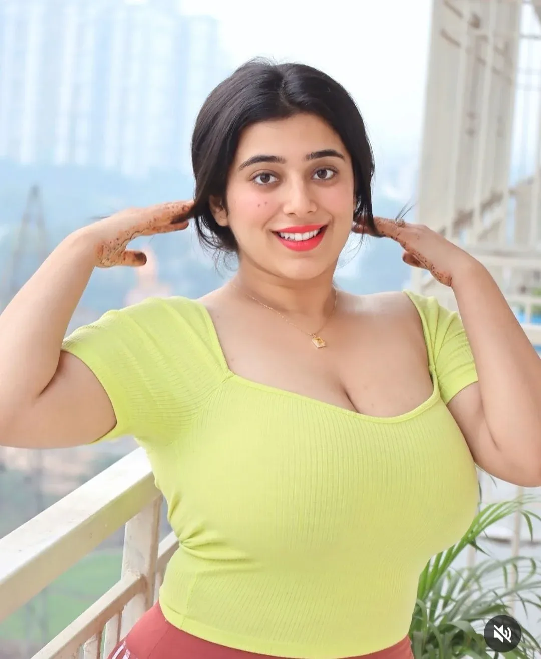 Apoorva Bhalla photo 6 — Adult Model, Glamour Model, Influencer, Plus Size Model, Indian