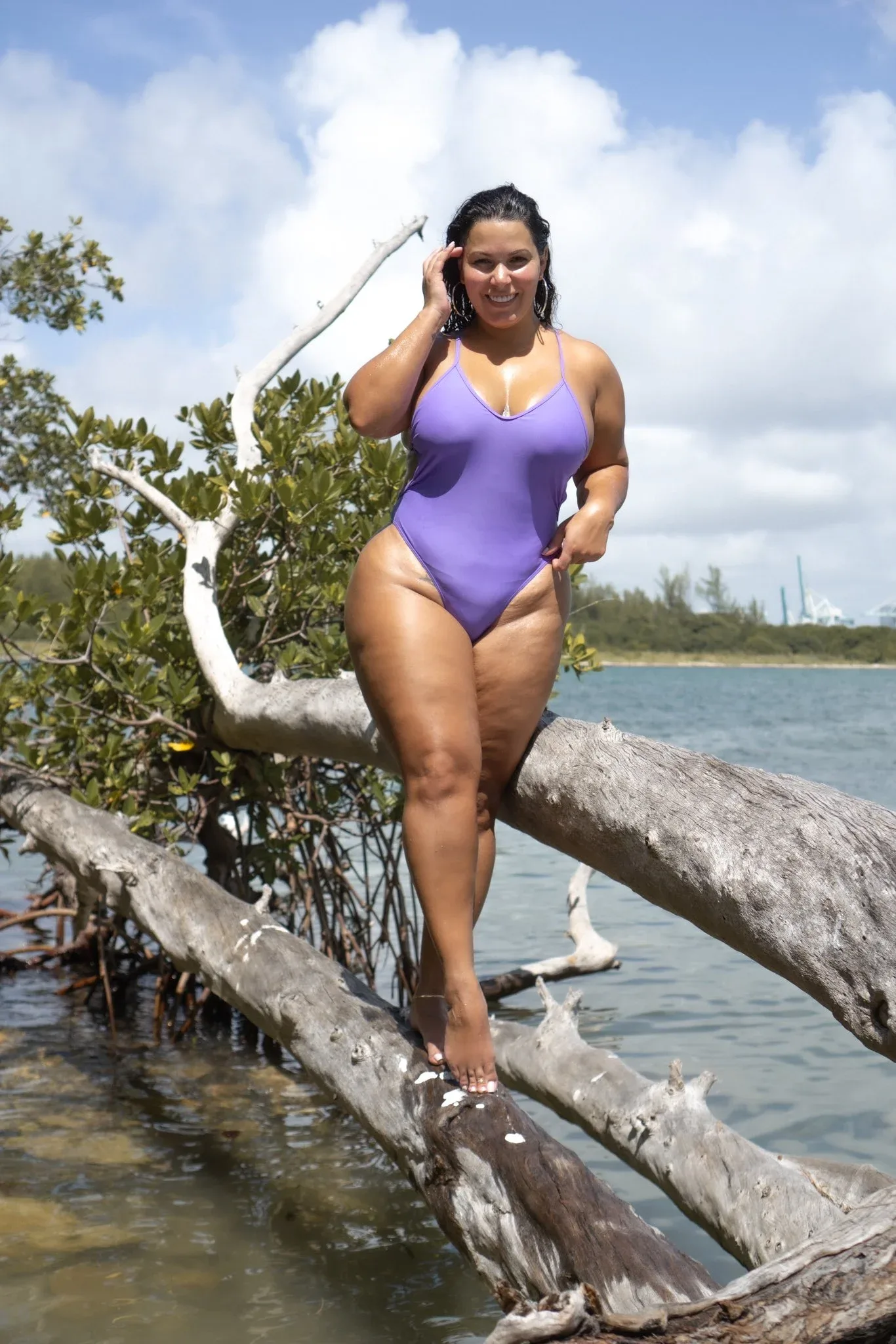 Arazay Diaz photo 22 — Brown, Mixed-race (primarily Latin)
