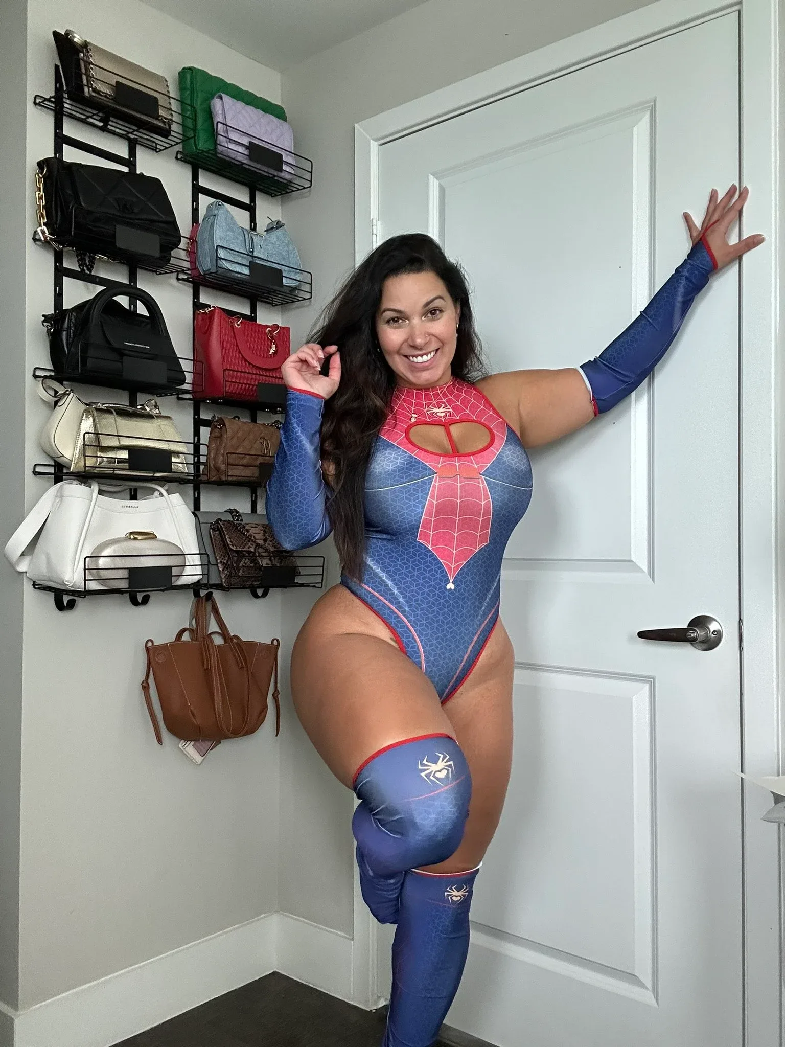 Arazay Diaz photo 3 — Chubby, Brown
