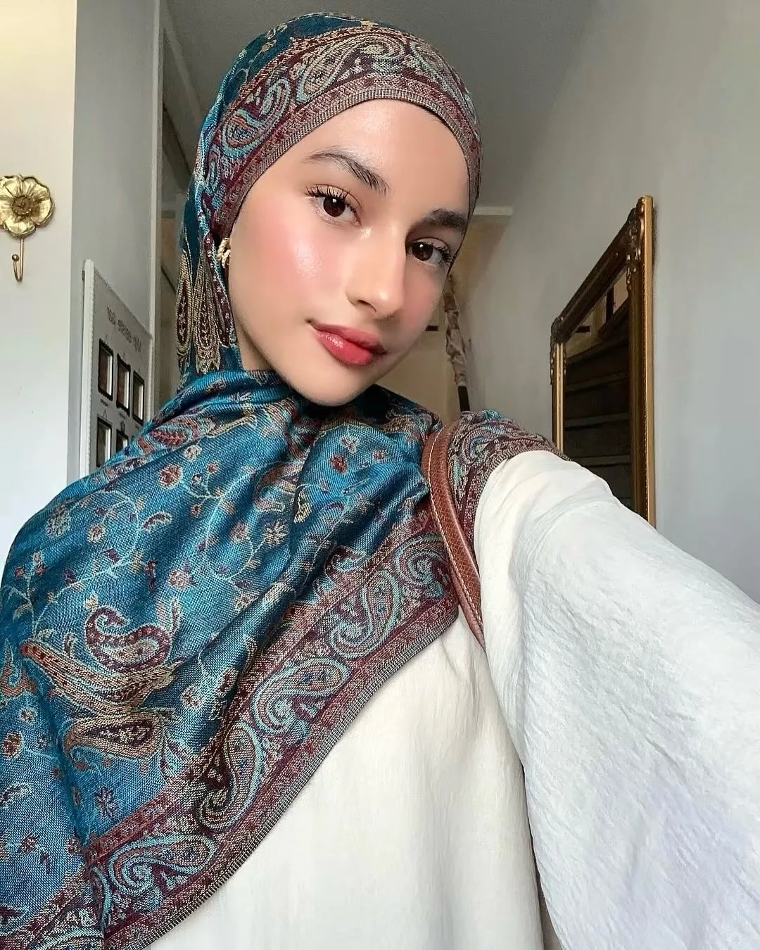 Ariana Elahi photo 10 — Dutch, Middle Eastern