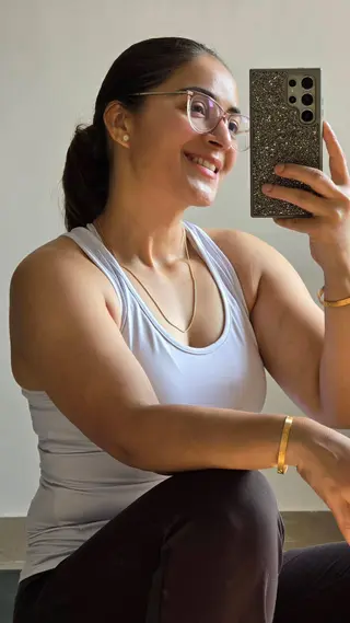 Arti Raghuvanshi photo 15 — Muscular, Brown