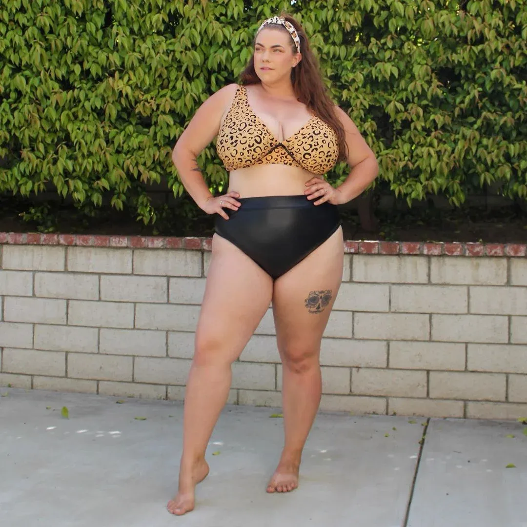 Ashleigh Dunn photo 2 — Brown, BBW
