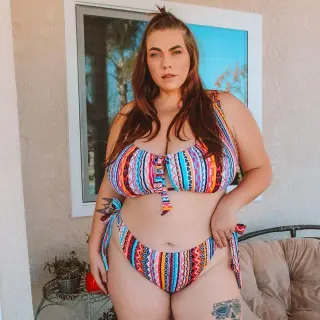 Ashleigh Dunn photo 5 — Caucasian, Plus Size Model