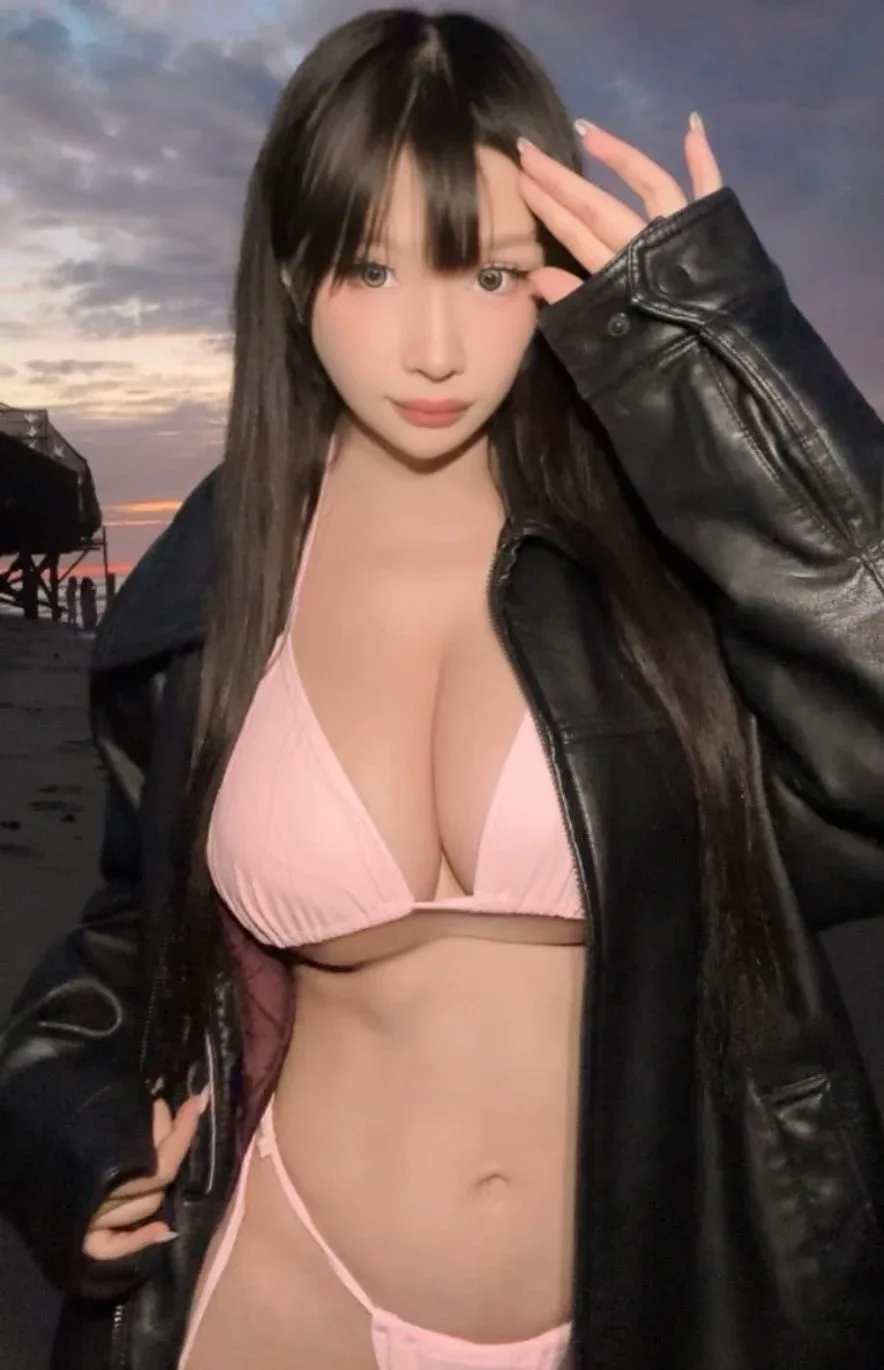AsianBunnyx photo 10 — Brown, Mixed-race (primarily Asian)