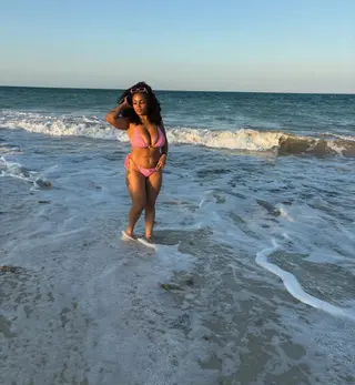 Aspen Mitchell photo 5 — Brown, Chubby