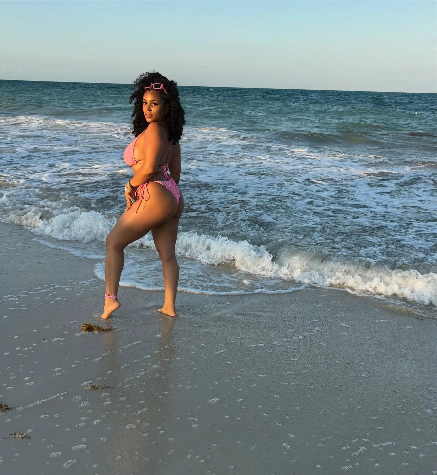 Aspen Mitchell photo 6 — Chubby, Brown