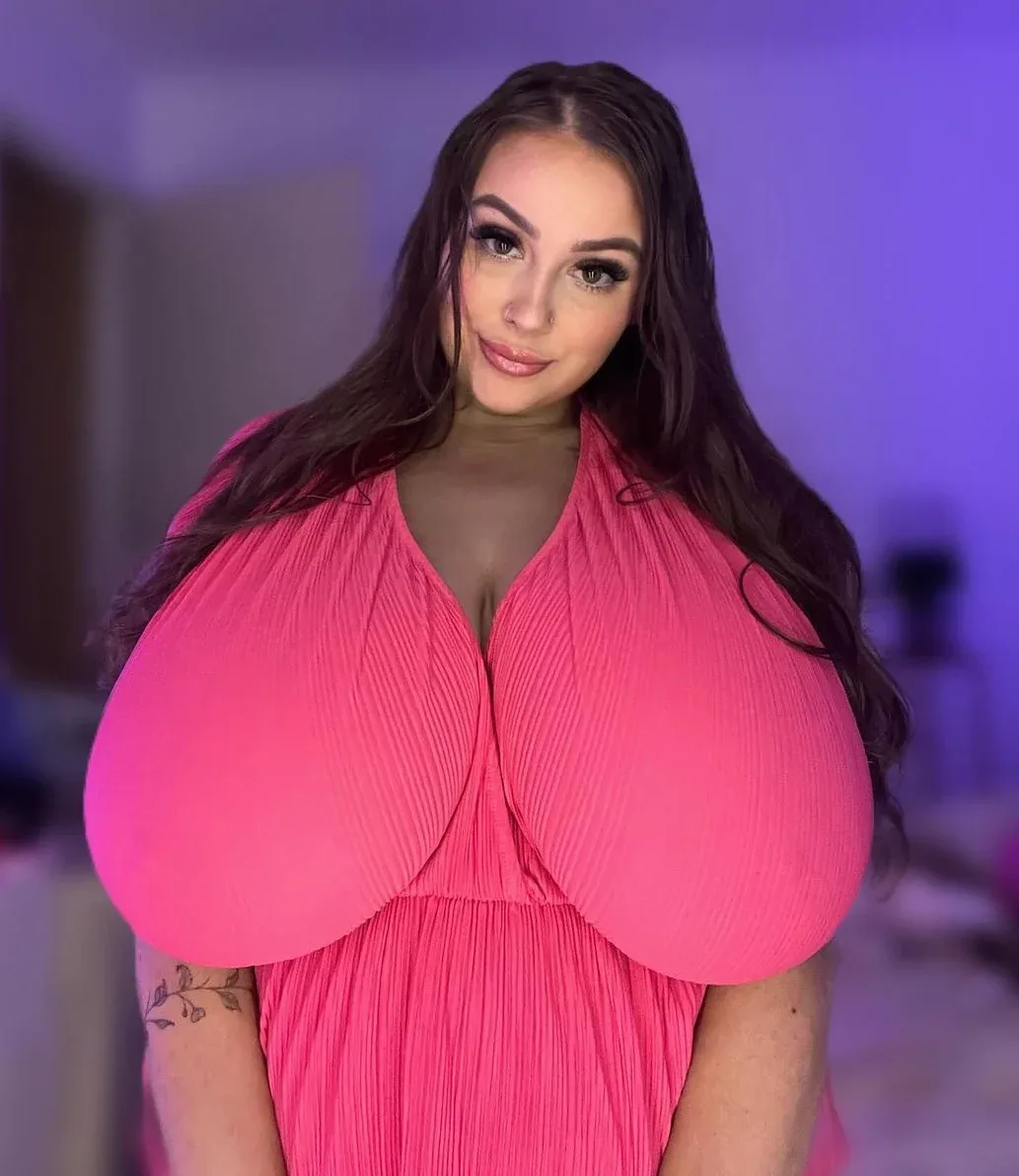 Astarbabyxo photo 5 — Caucasian, Camgirl, Plus Size Model
