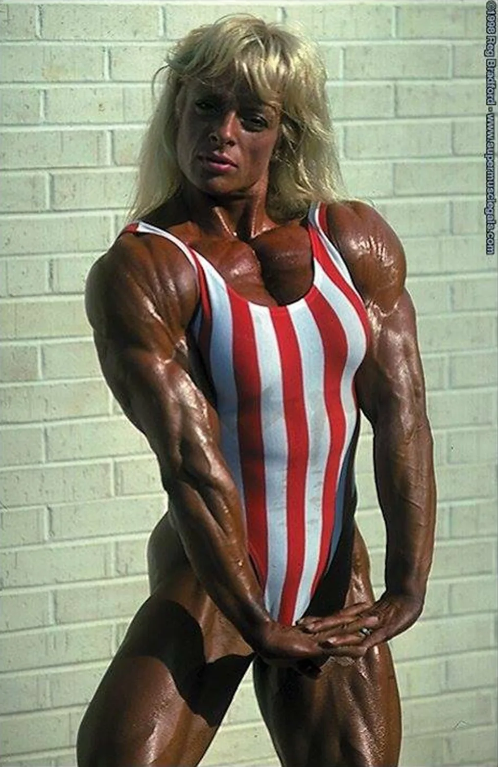 Astrid Falconi photo 2 — Blonde, Muscular
