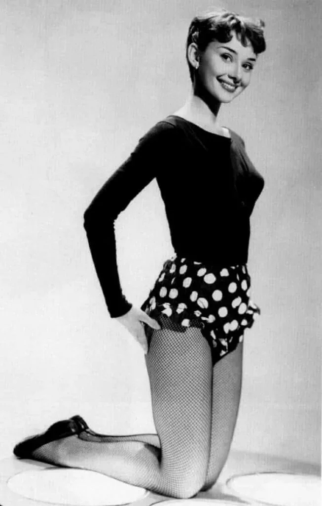 Audrey Hepburn photo 14 — Brown, Slim