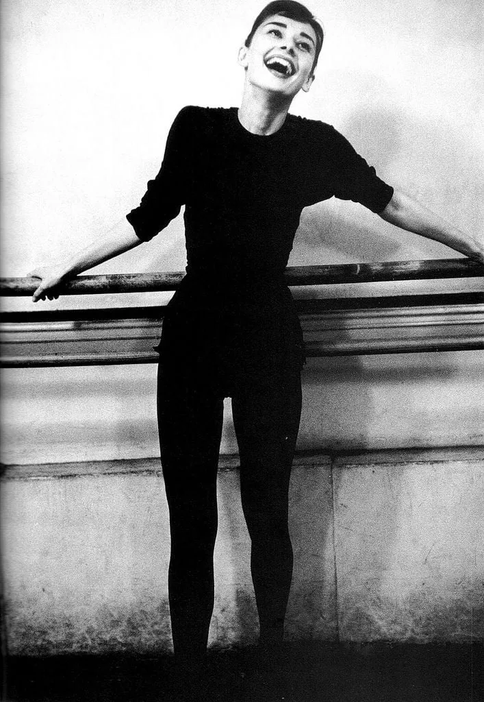 Audrey Hepburn photo 18 — Actress (former), British