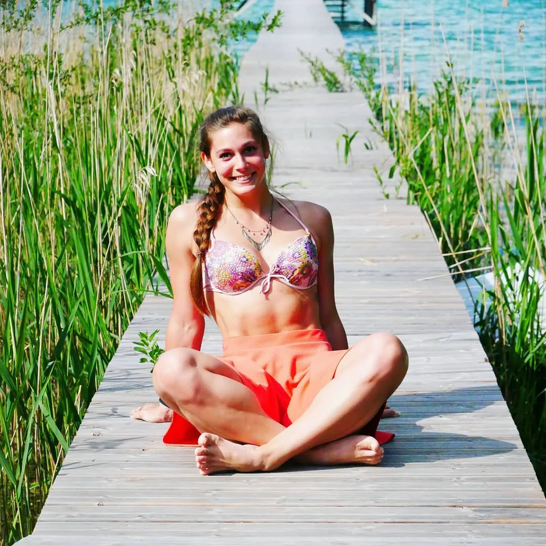 Auxane Micheneau photo 9 — Athletic, Brown