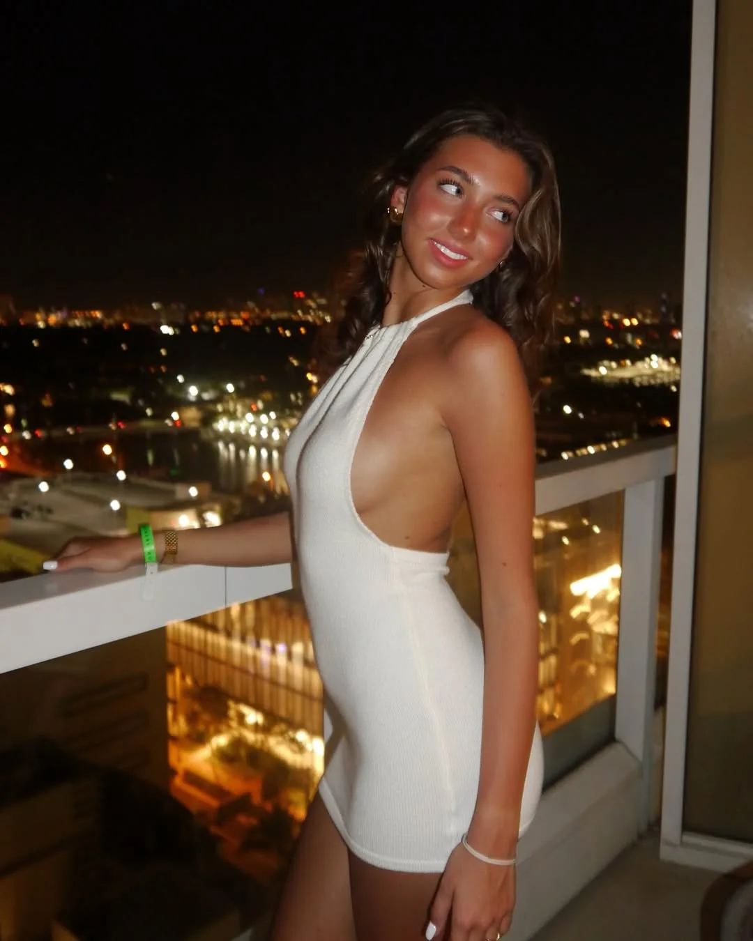 Ava Cingiser photo 7 — American, Brown