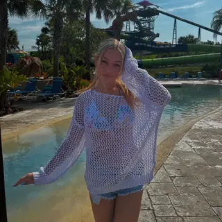 Ava Glove photo 19 — American, Blonde