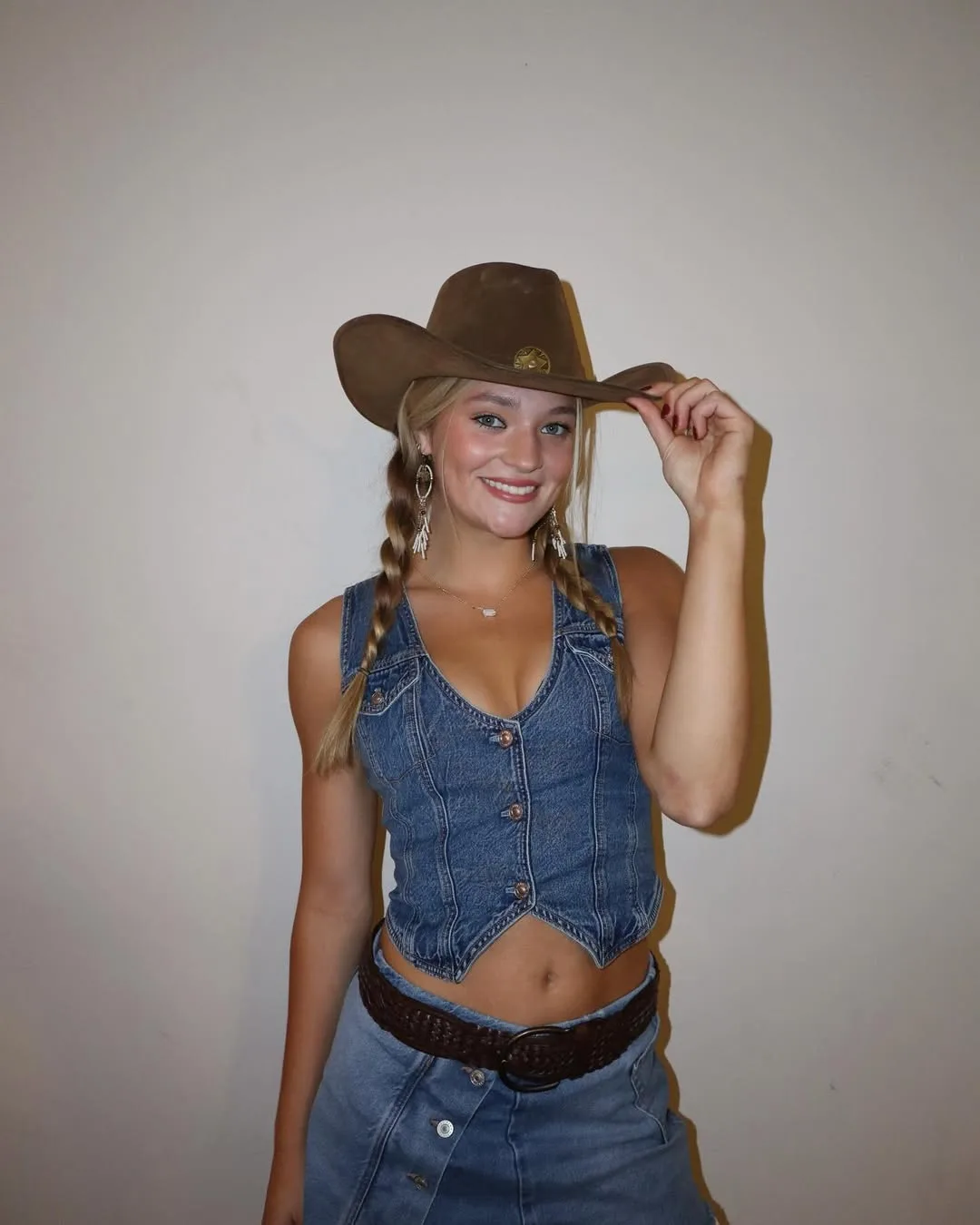 Ava Utterback photo 3 — Athletic, Blue