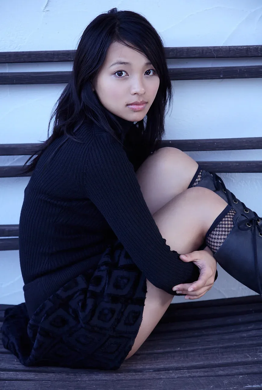 Ayame Misaki photo 2 — Black, Slim