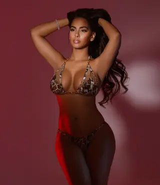 Ayisha Diaz photo 5 — Latin, Model