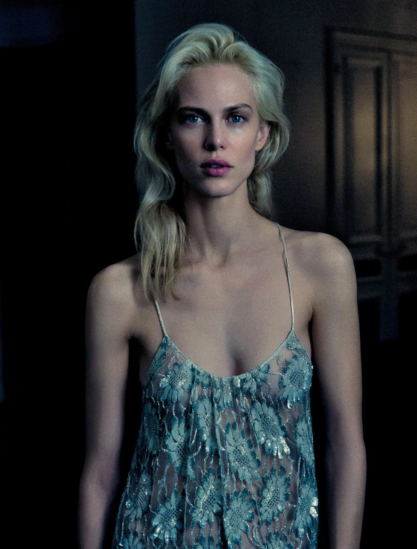 Aymeline Valade photo 6 — Blonde, Blue