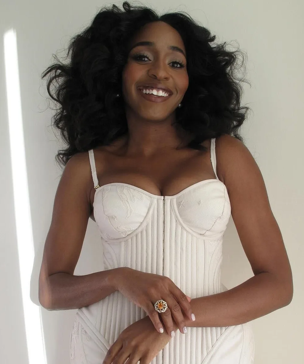 Ayo Edebiri photo 6 — Activist, Actress, Comedian, Influencer, Producer, TikTok Star, Voice Actress, Writer, American