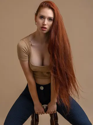 Barbara Montero photo 1 — Chilean, Red