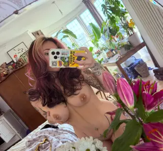 Barista Chlo photo 10 — Brown, Mixed-race