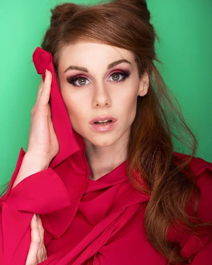 Beatrice Frasson photo 2 — Red, Athletic