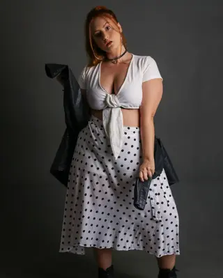 Beatriz Lobato photo 4 — Latin, Plus Size Model