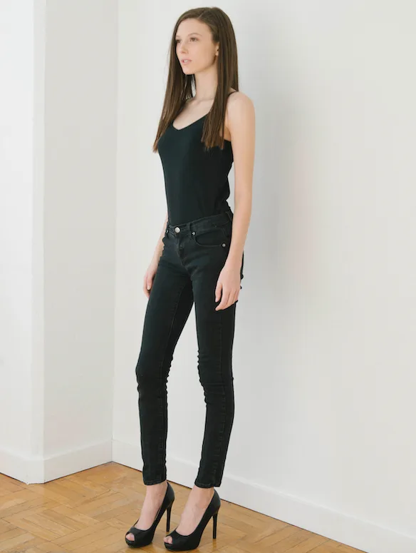 Becca Quinn photo 4 — Brown, Caucasian