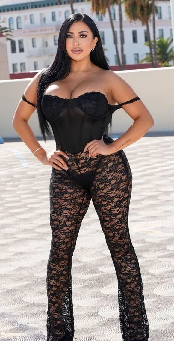 Bee Ortega photo 22 — Green, Mixed-race (primarily Latin)