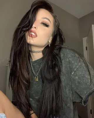 Beebee ASMR photo 16 — Blue, Caucasian