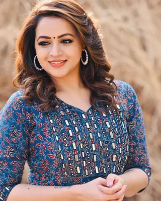 Bhavana photo 4 — Grey, Asian