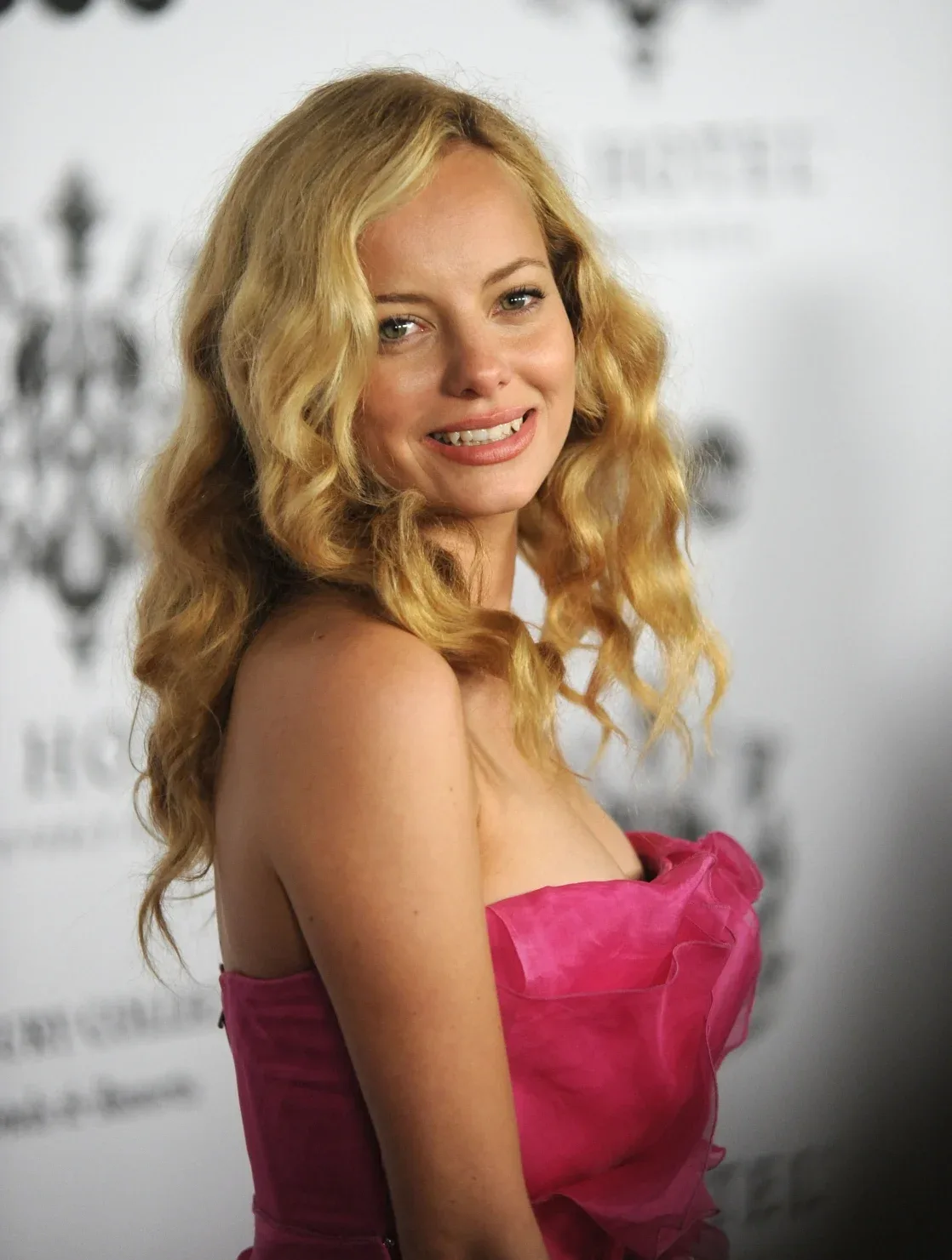 Bijou Phillips photo 9 — Slim, Hazel