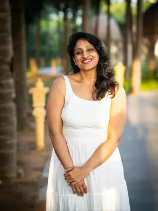 Bindu Paruchuri photo 14 — Black, Average