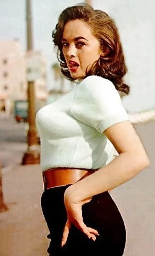 Bonnie Logan photo 3 — Slim, Blue