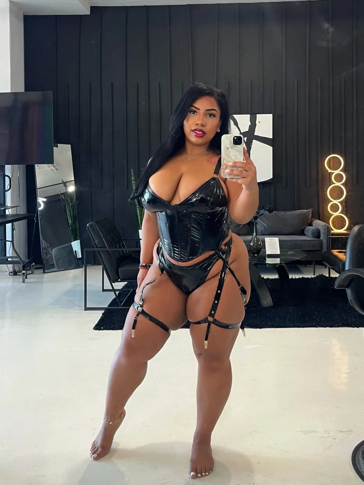 Bri Ballesteros photo 15 — Chubby, Green