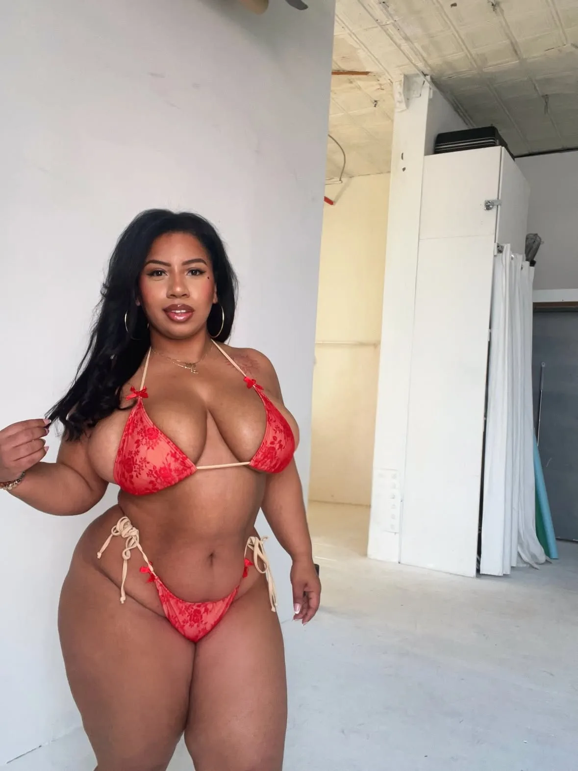 Bri Ballesteros photo 5 — Latin, Glamour Model, Plus Size Model