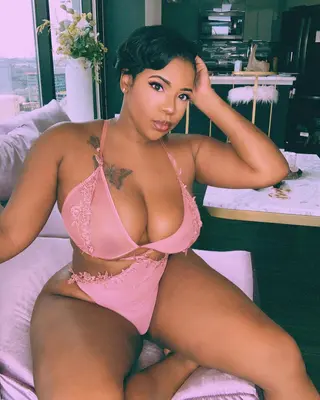 Brianna Francisco photo 9 — Chubby, Brown