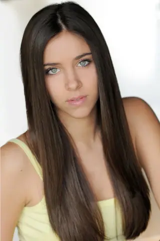 Brie Gabrielle photo 10 — Green, Caucasian