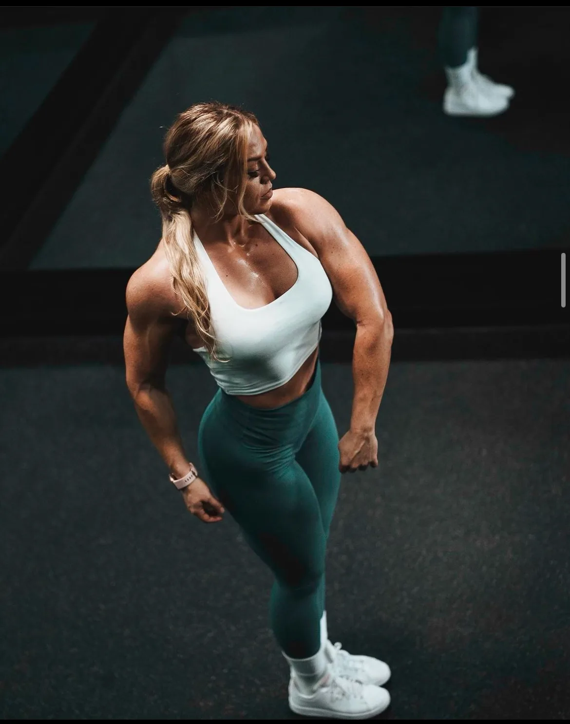 Brittany Best photo 15 — Muscular, Brown
