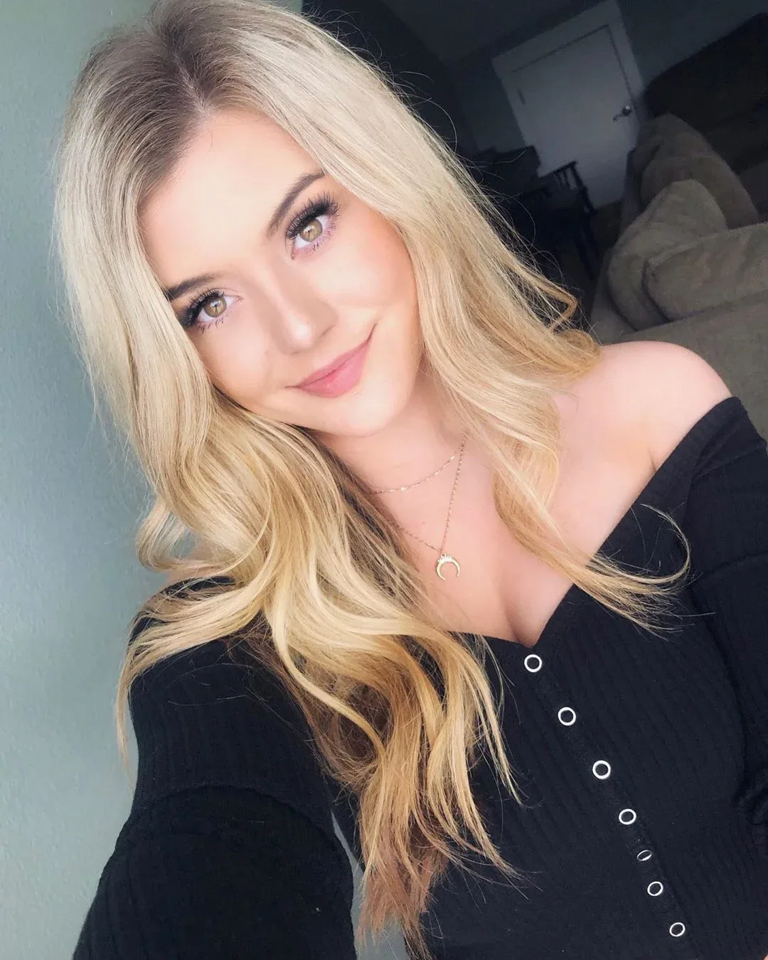BrookeAB photo 13 — American, Blonde