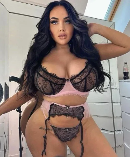 Brunettebabiii photo 2 — Brown, Chubby