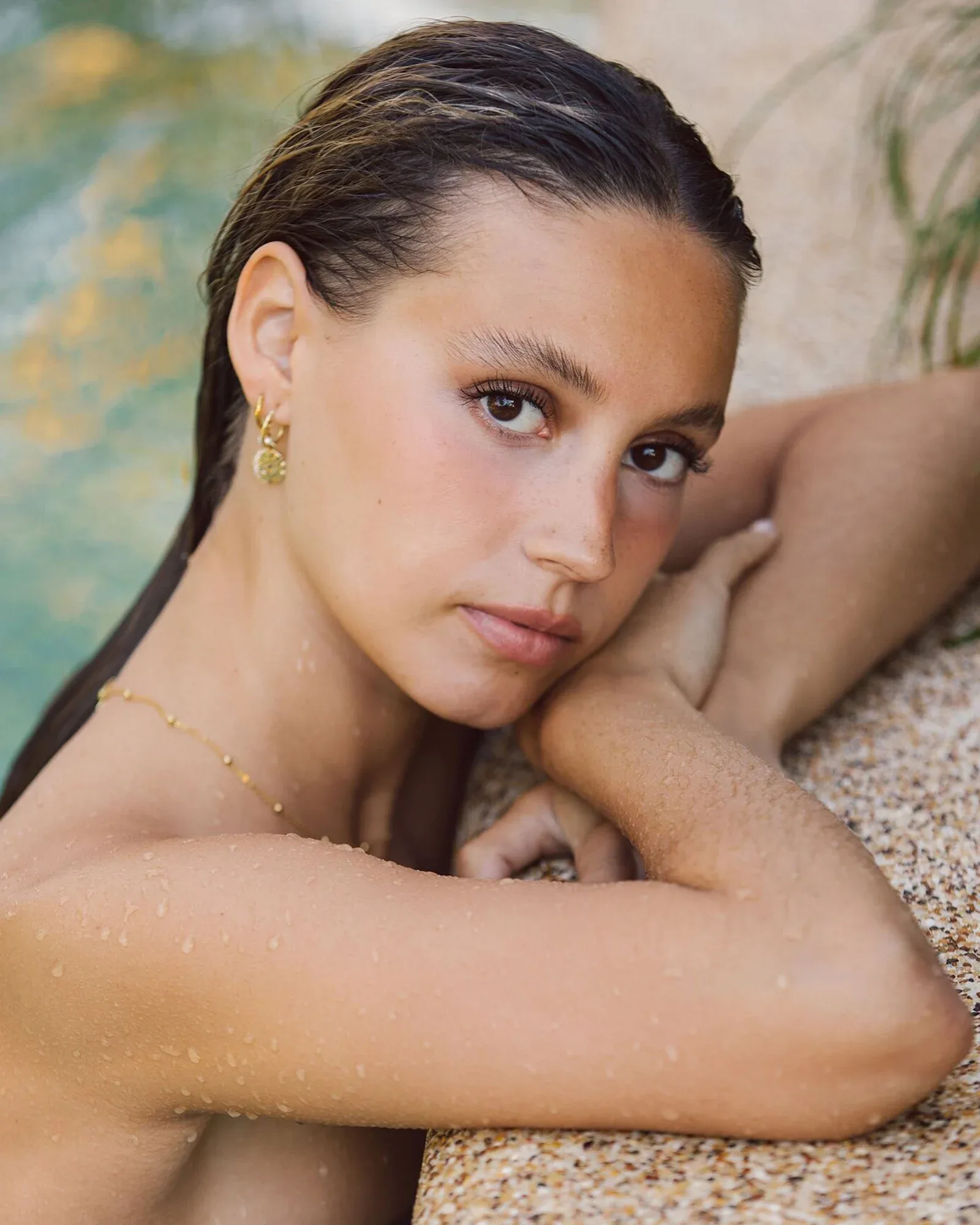 Brylee Turner photo 4 — Brown, Caucasian