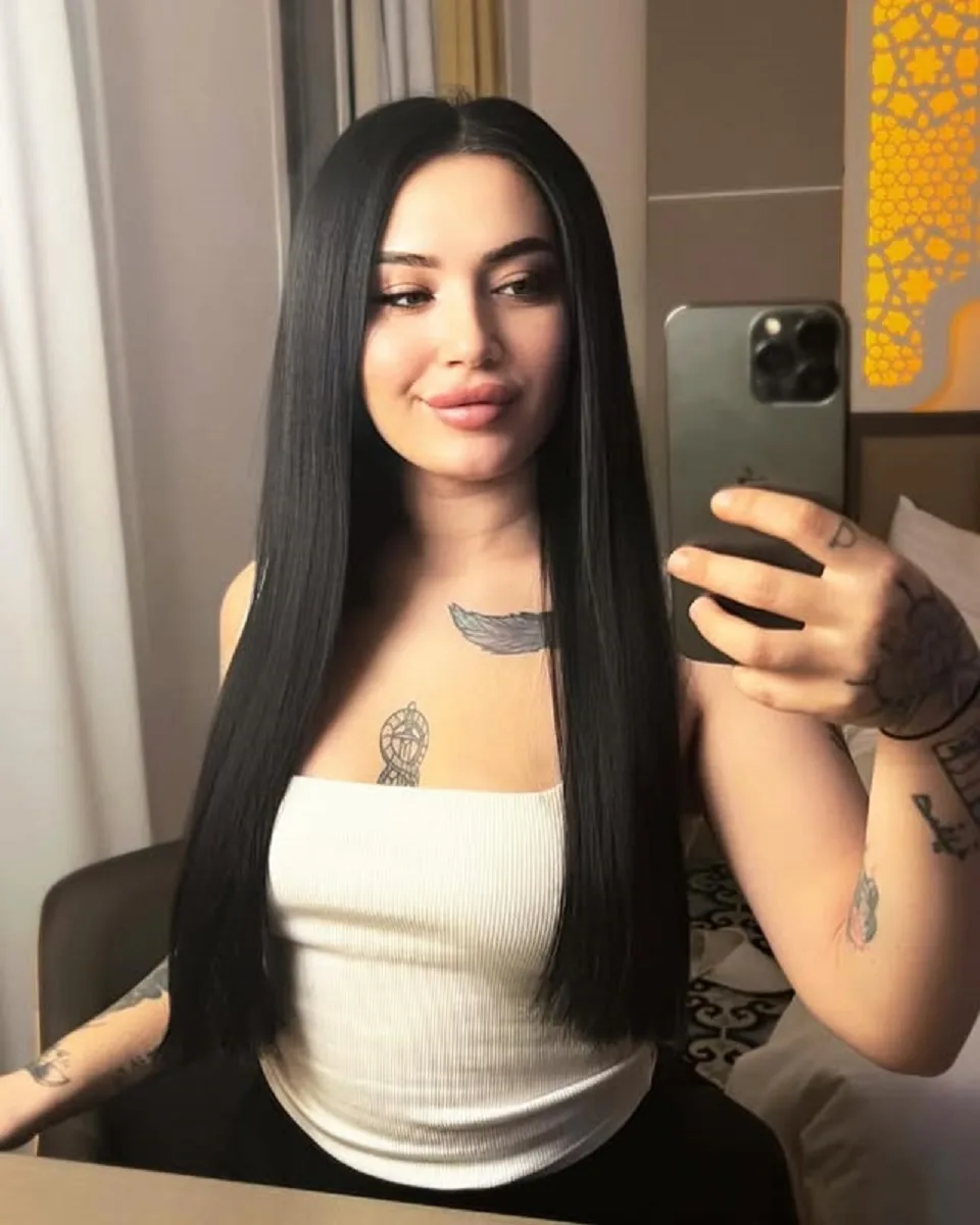 Cagla Guner photo 4 — Brown, Caucasian