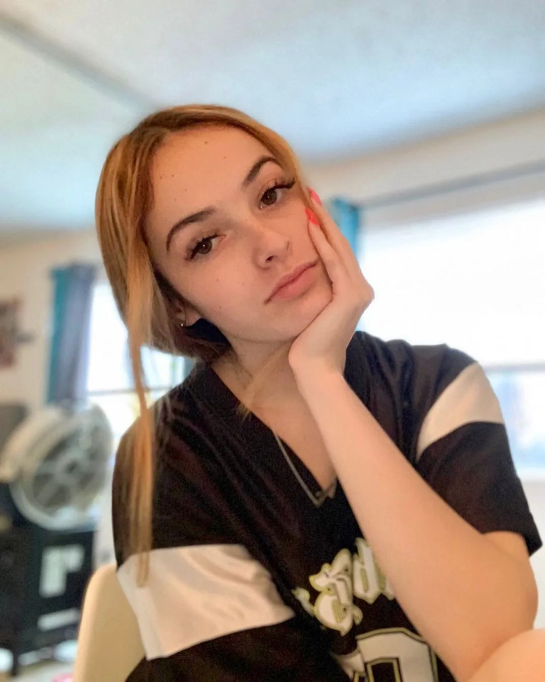 Cailee Kennedy photo 16 — Brown, Caucasian